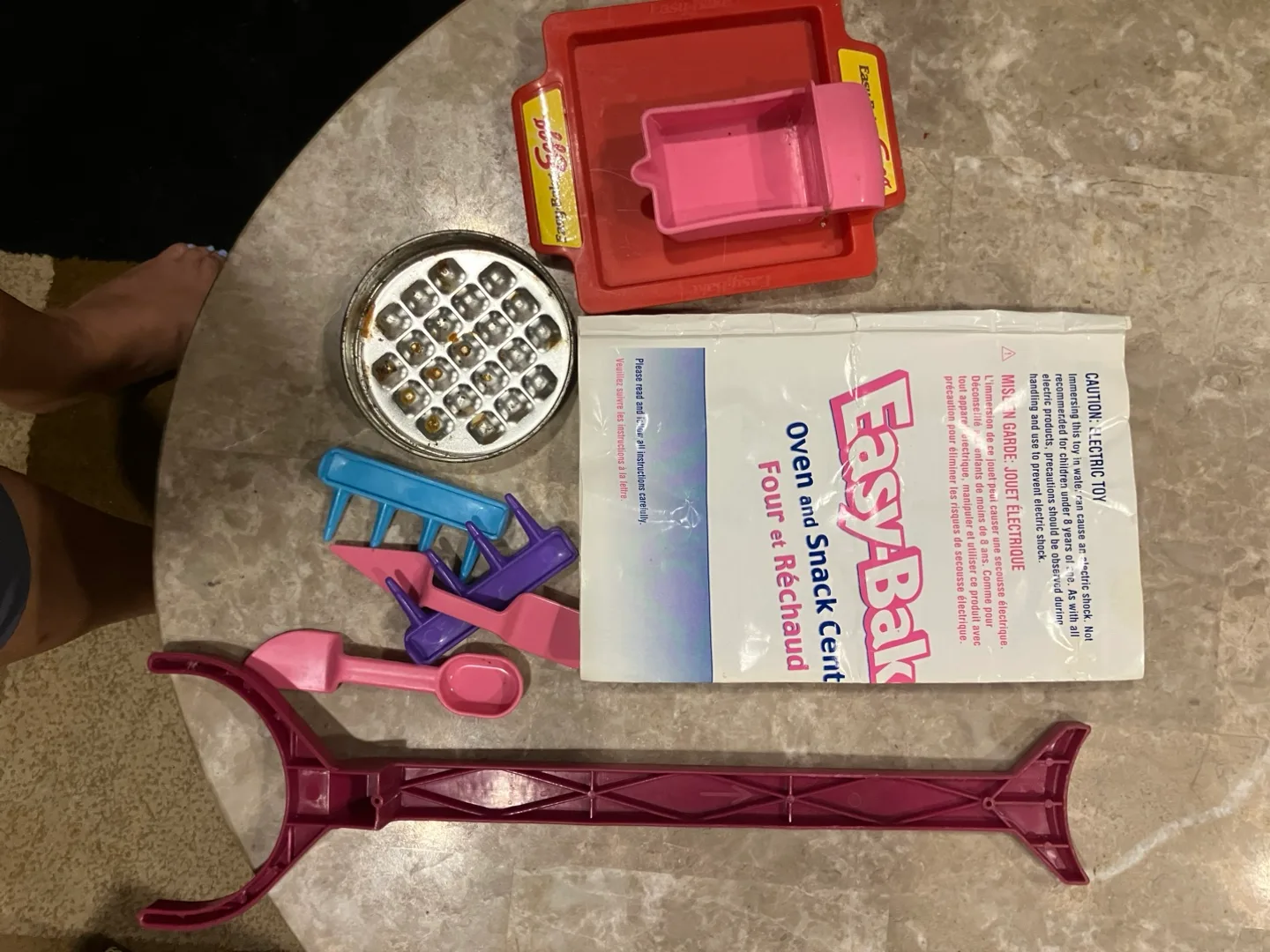 Easy-Bake Oven & Snack Center image indicator(3)