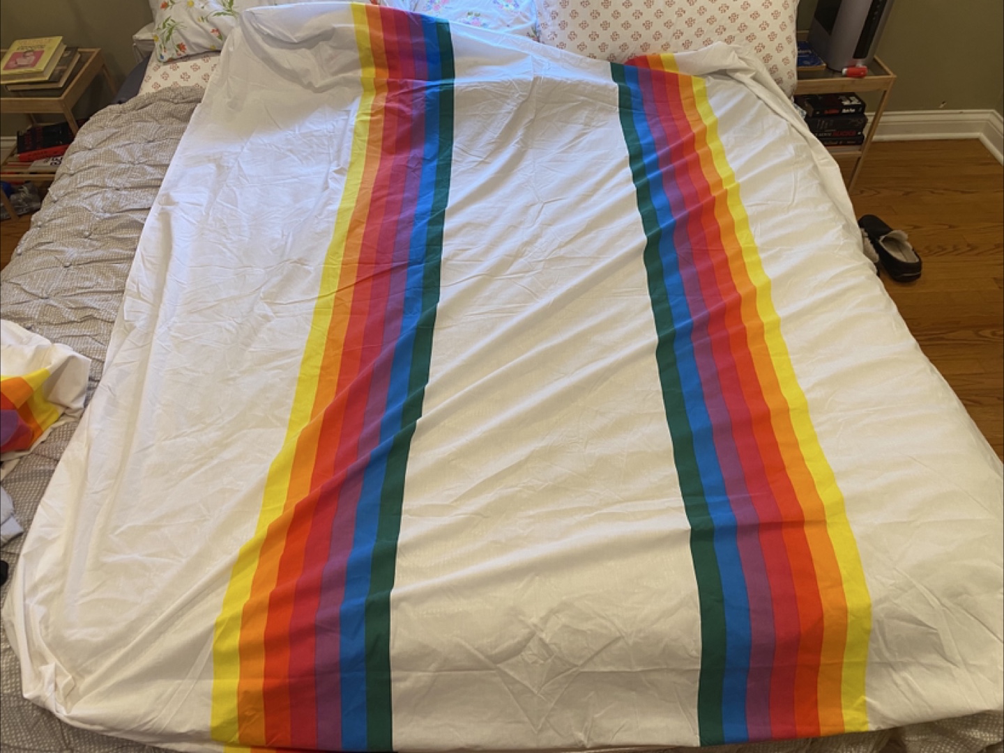 Wamsutta Ultracale Queen Rainbow Bed Sheet