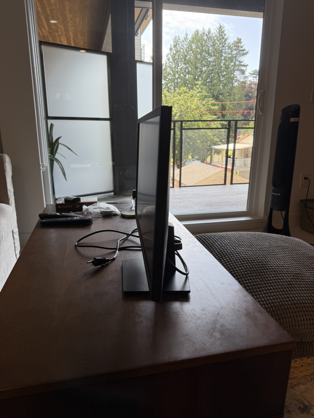Dell Monitor - Great Condition! - photo 2
