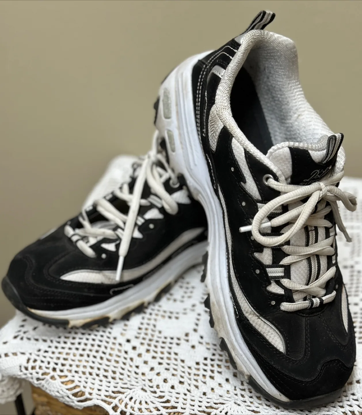 Skechers D'Lites running shoes thumbnail