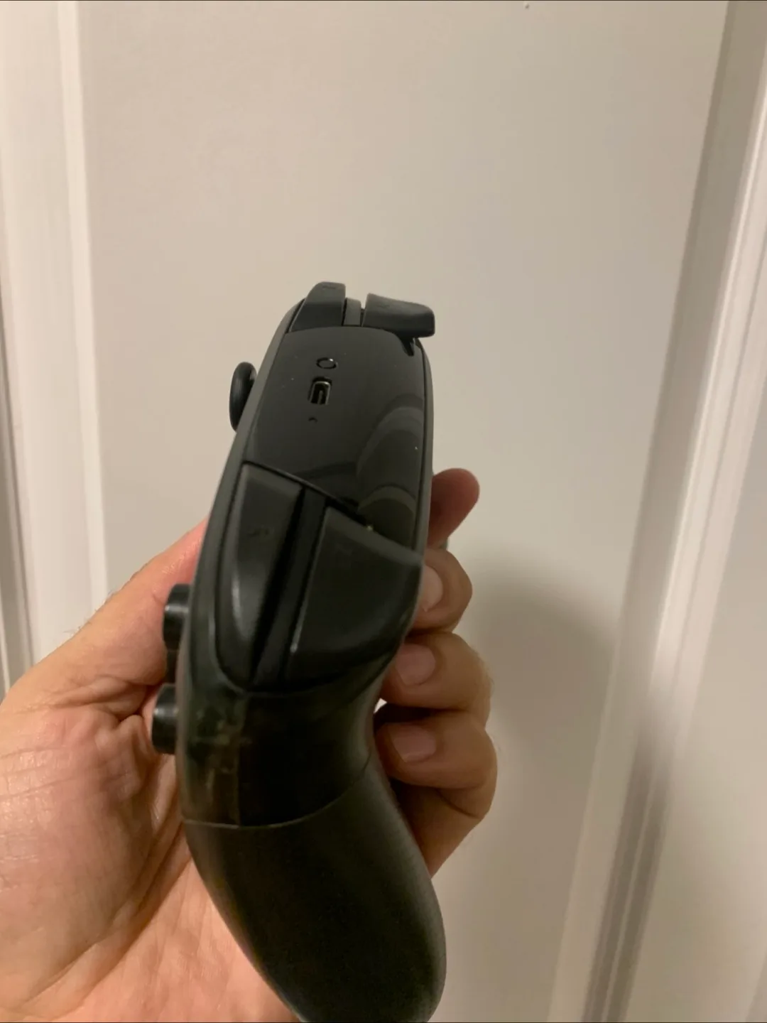 Nintendo Switch Pro Controller - Black image indicator(4)