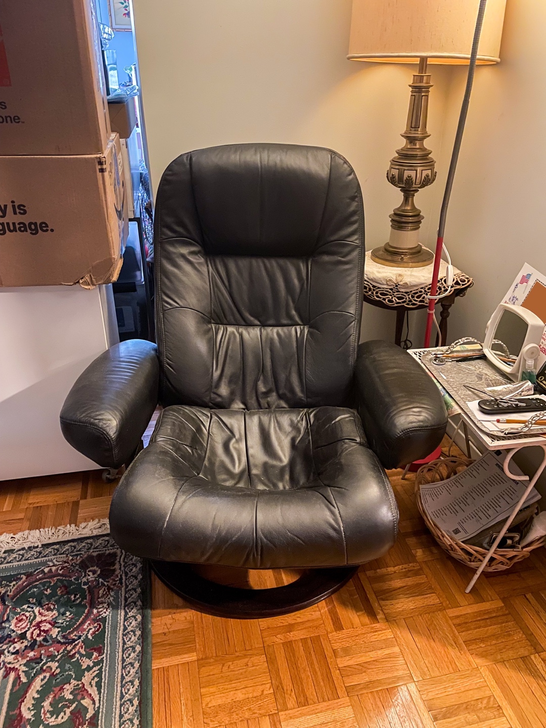 Black Leather Swivel Armchair - photo 2