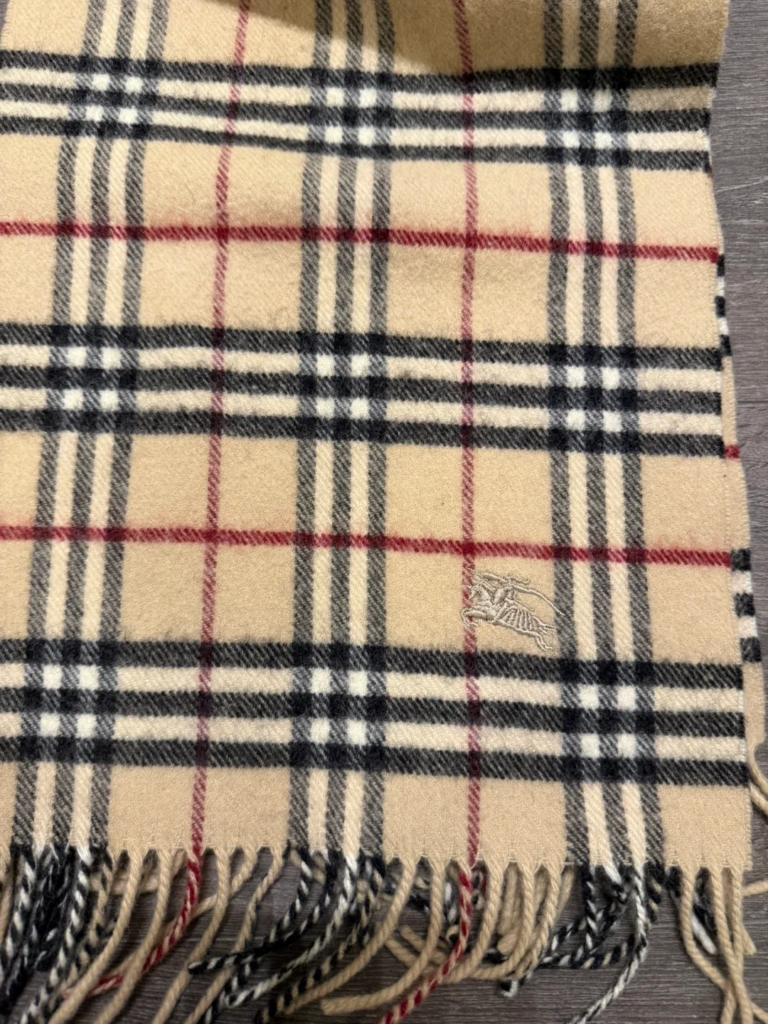 Burberry London 100% Lambswool Scarf made in England image indicator(4)