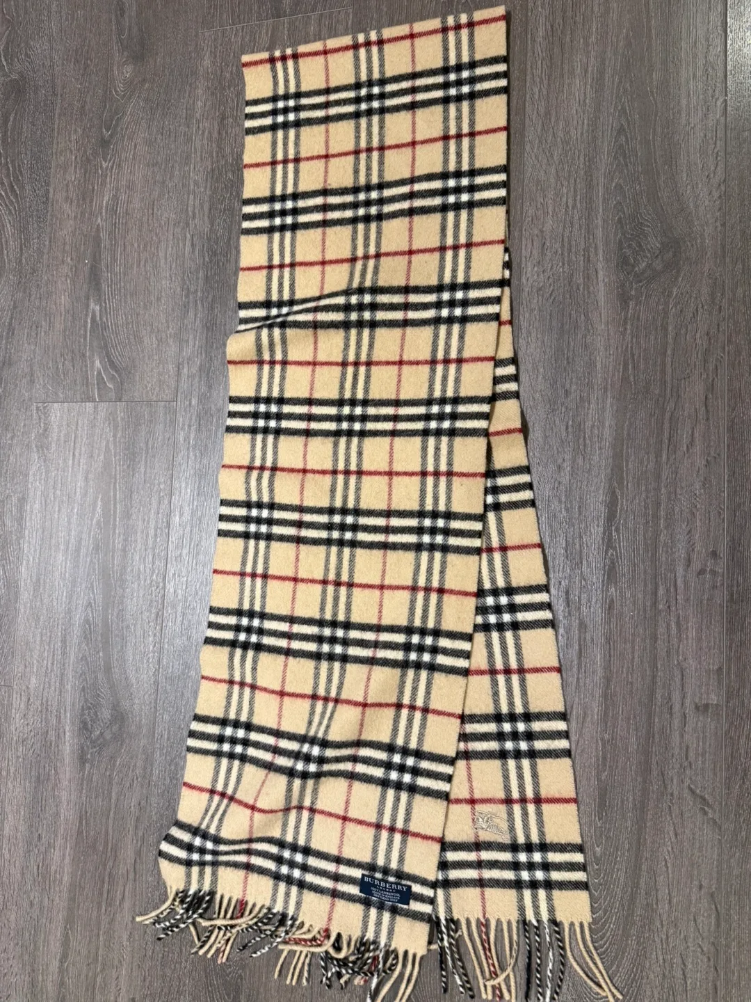 Burberry London 100% Lambswool Scarf made in England image indicator(5)