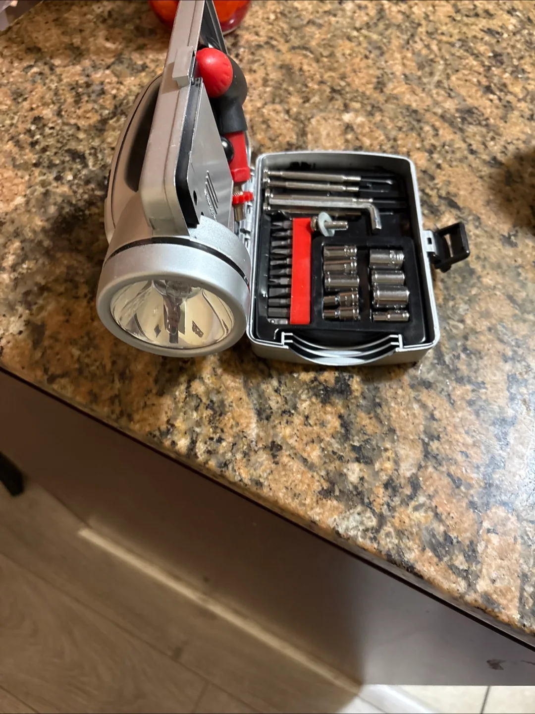 Tool Set with Light thumbnail