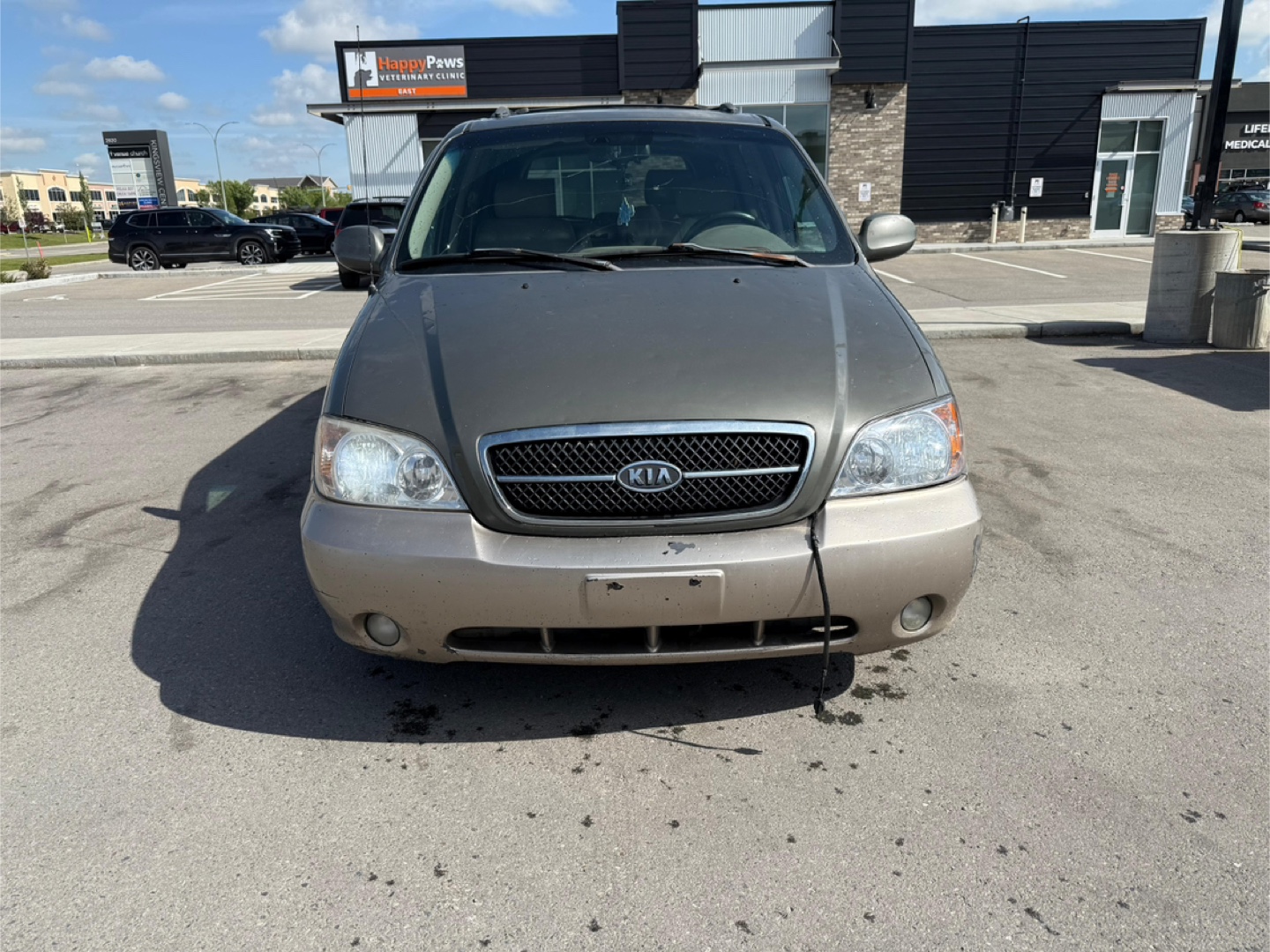 Kia Sedona Minivan - Great for mechanics or construction guys !