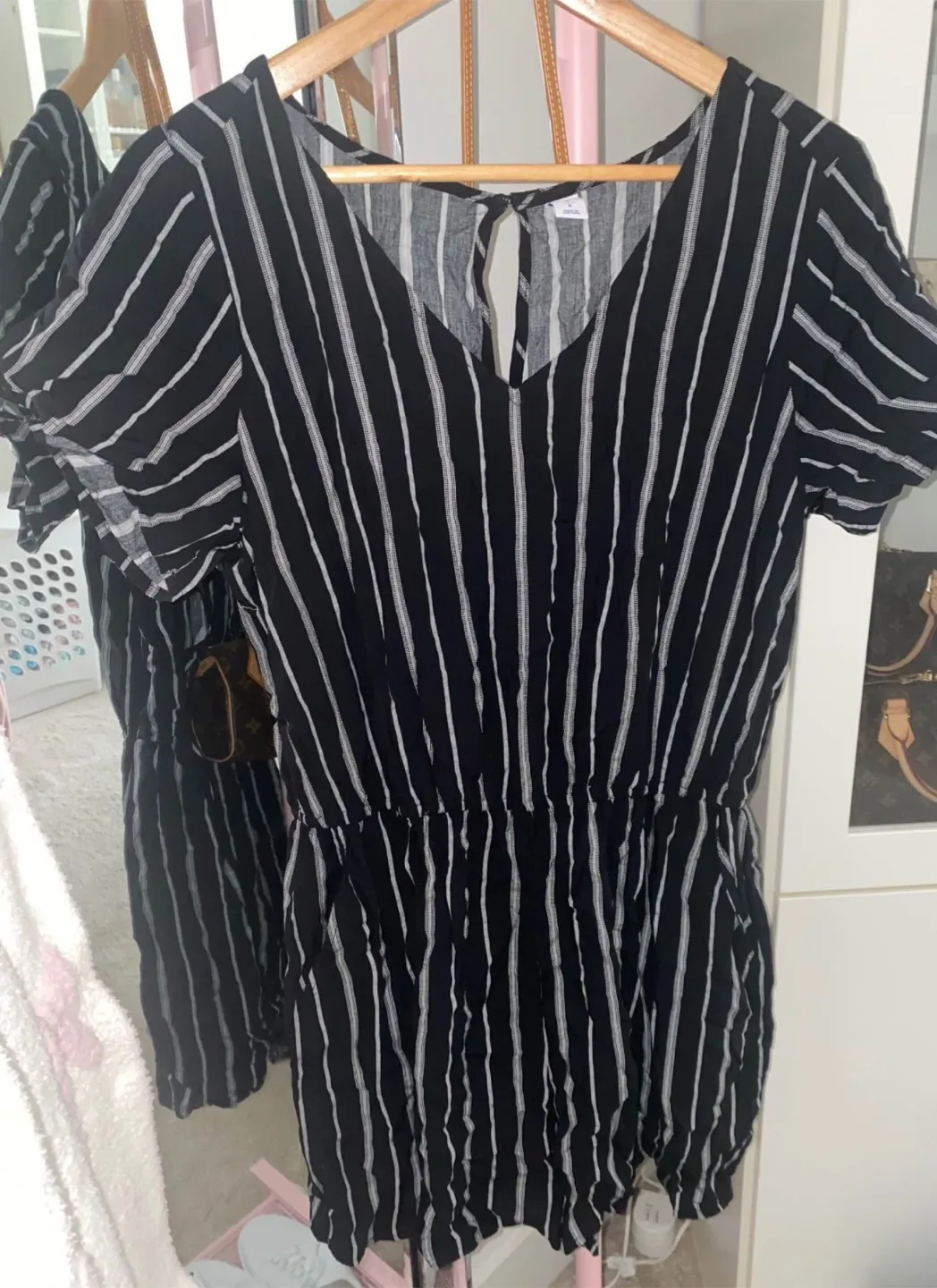 Ladies Old Navy Jumper thumbnail