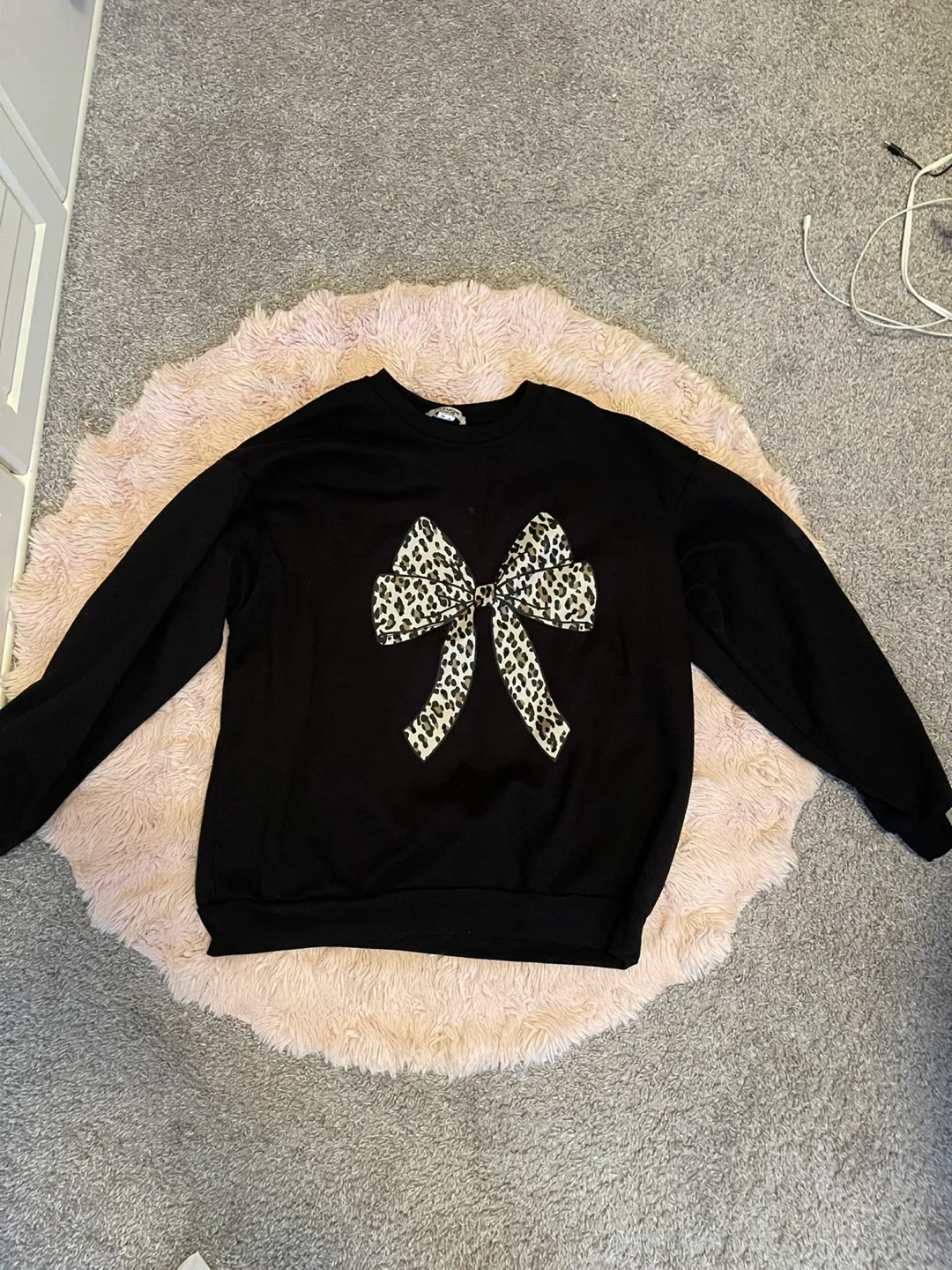 Black Sweatshirt with Leopard Print Bow thumbnail