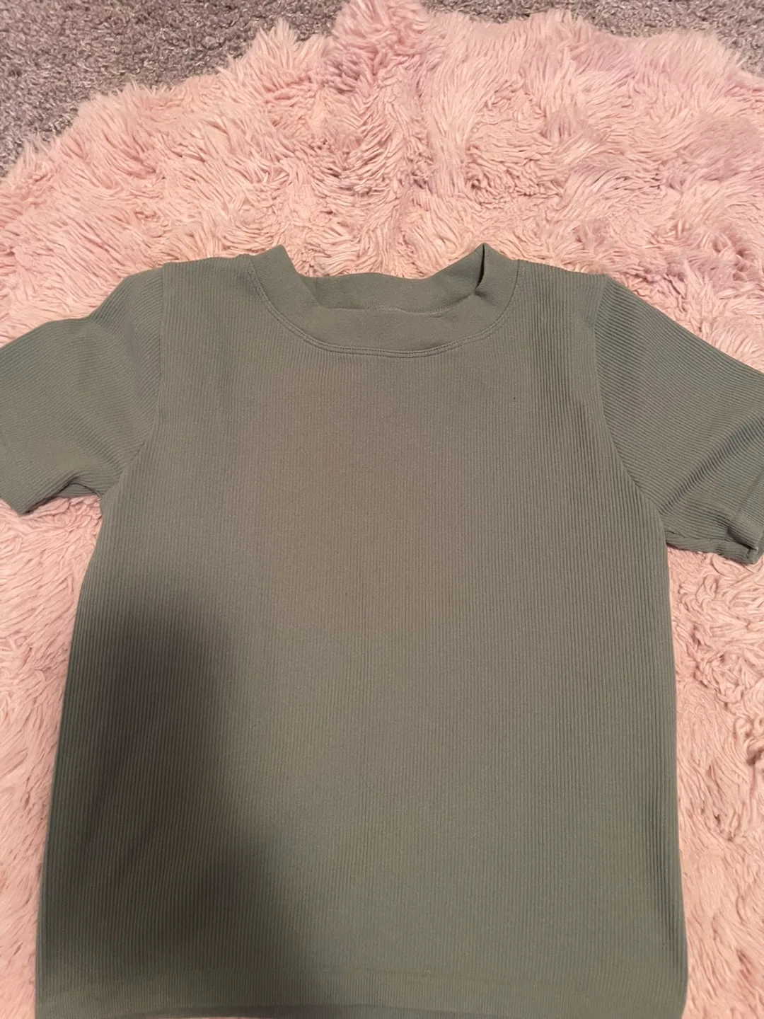 Aeropostale Ribbed T-Shirt - Size M thumbnail