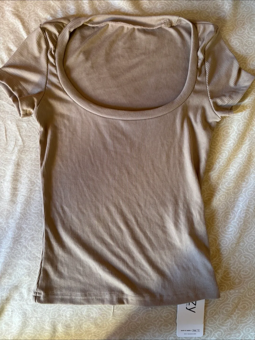 Dazy - Round neck fitted top (Size S) thumbnail