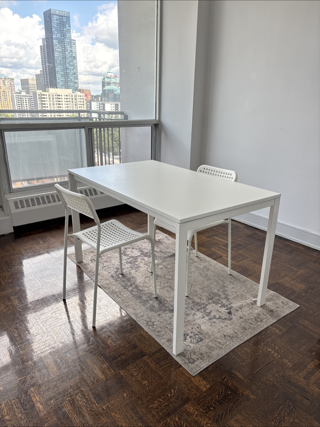 IKEA VIHALS Table (White)