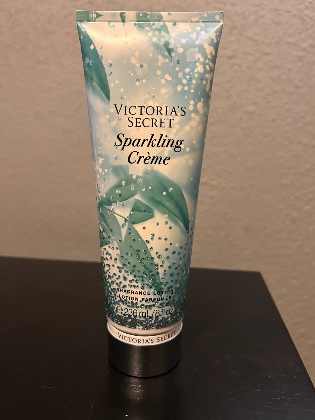 *New Sealed* Victoria’s Secret Sparkling  Lotion 236ml thumbnail
