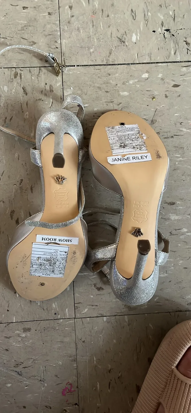 Nina Janine Riley Silver Heels, Size 7 thumbnail