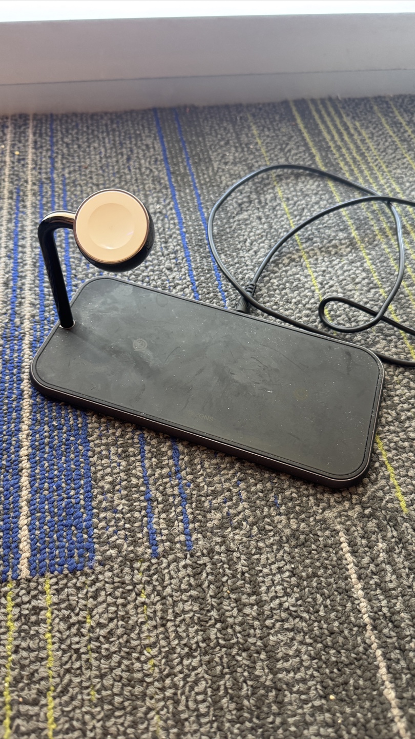 Charging dock station