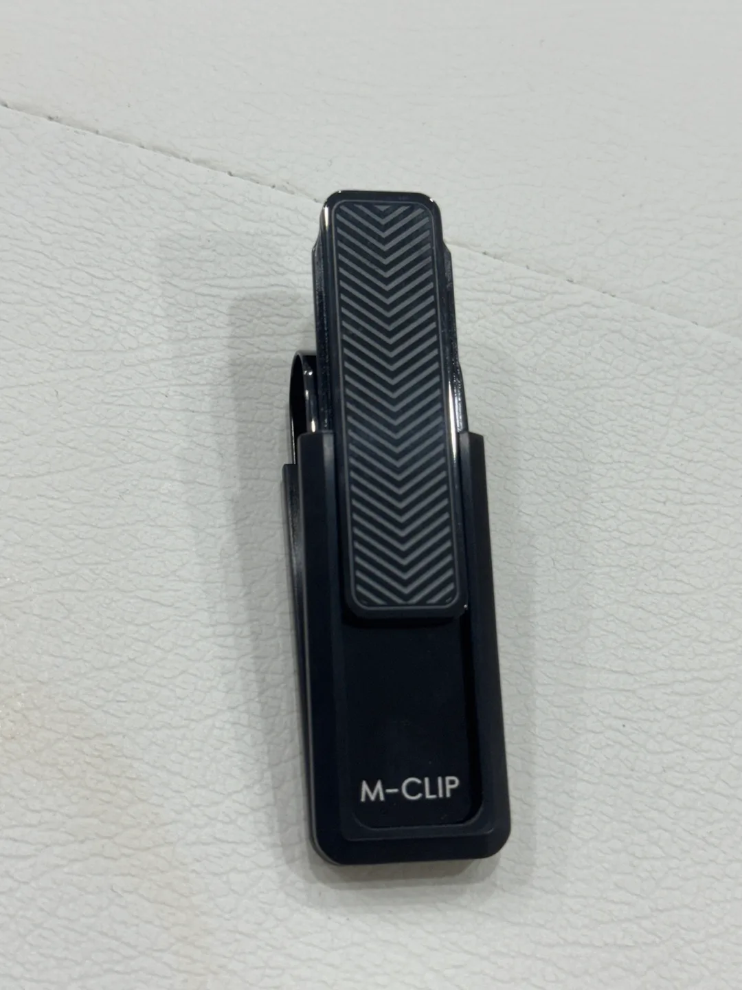 M-Clip Blackout Chevron Money Clip Wallet image indicator(4)
