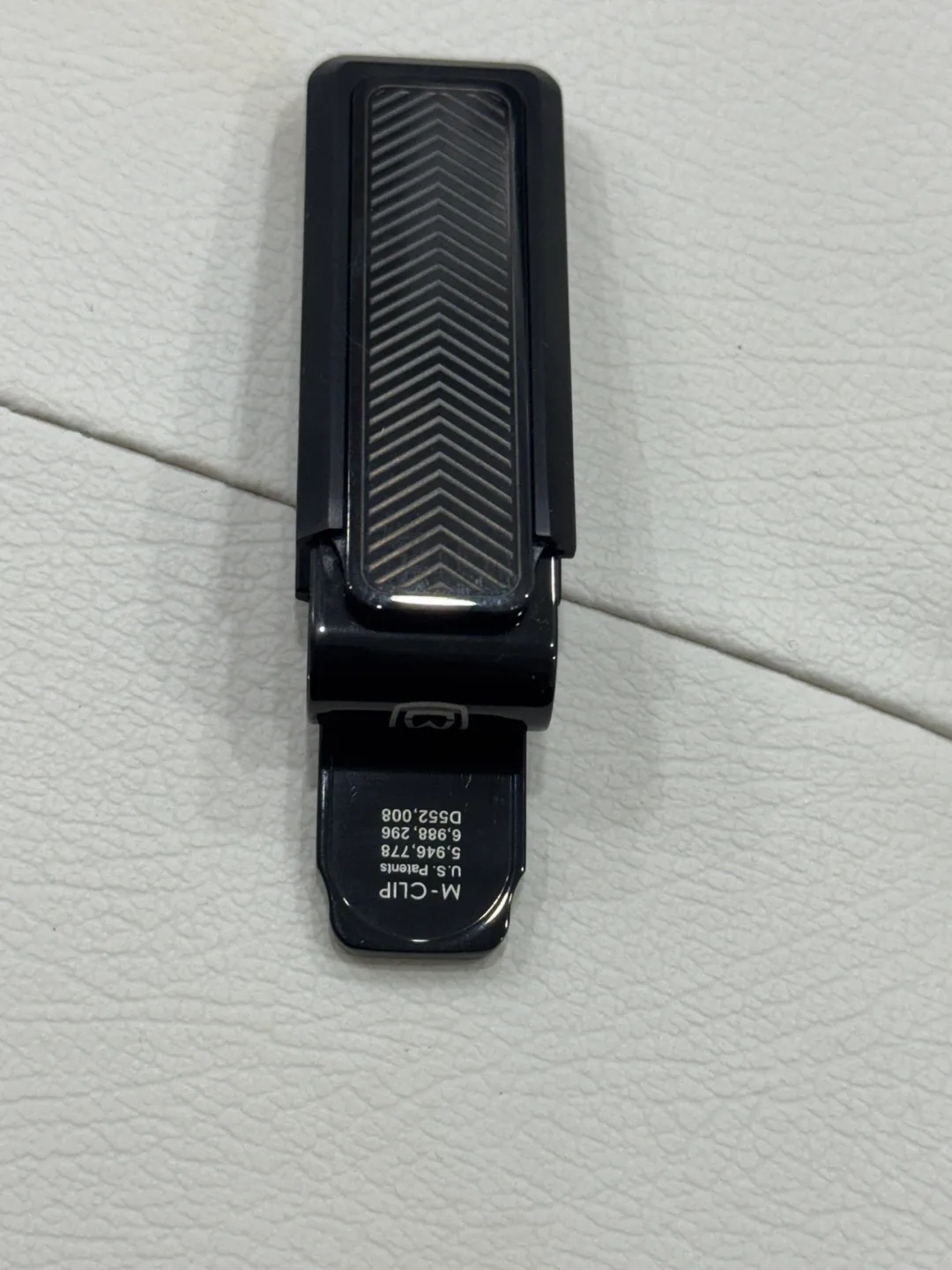 M-Clip Blackout Chevron Money Clip Wallet image indicator(7)