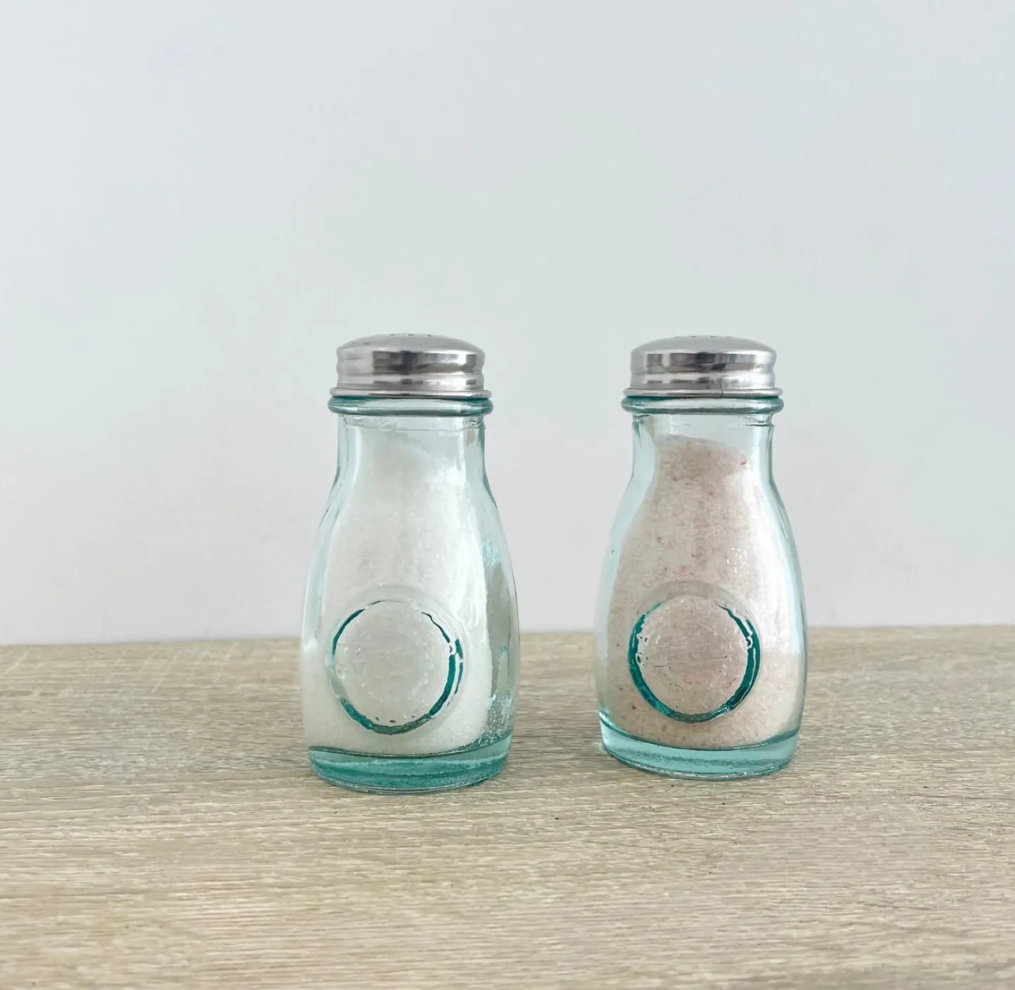 Vidrios San Miguel 100% Recycled Glass Salt & Pepper Shaker image indicator(3)