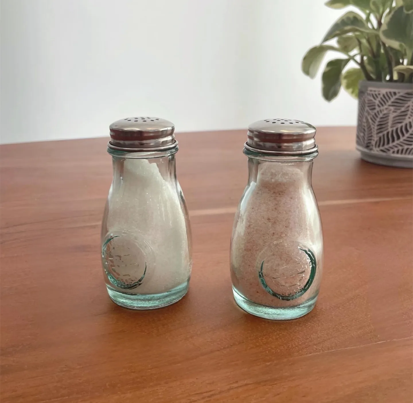 Vidrios San Miguel 100% Recycled Glass Salt & Pepper Shaker image indicator(2)