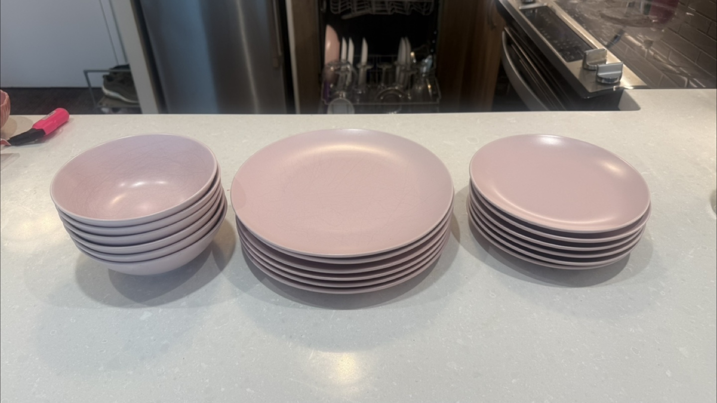 Pink & white Dinnerware Set - Plates and Bowls - photo 2