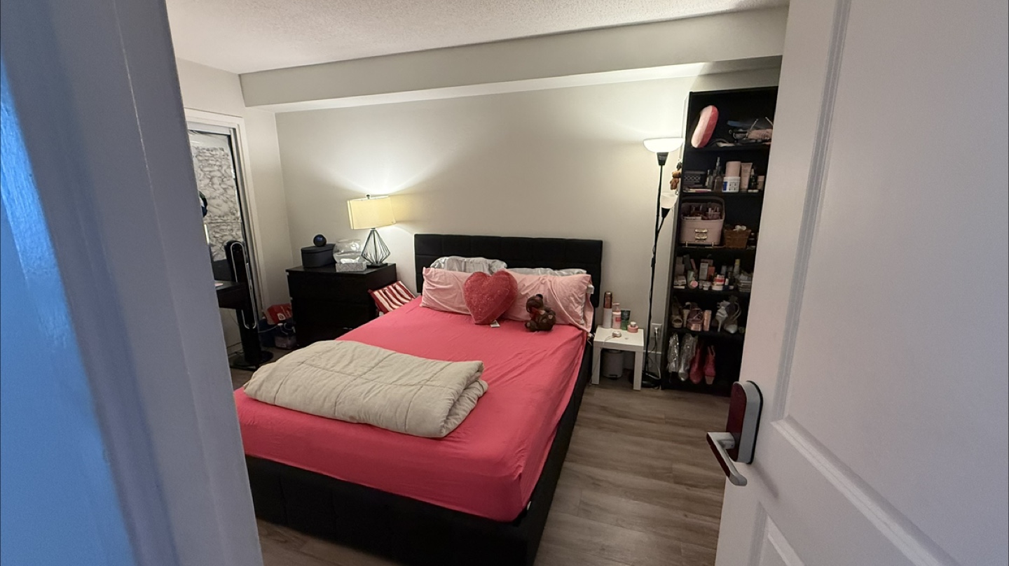 Queen size Bed frame - photo 2
