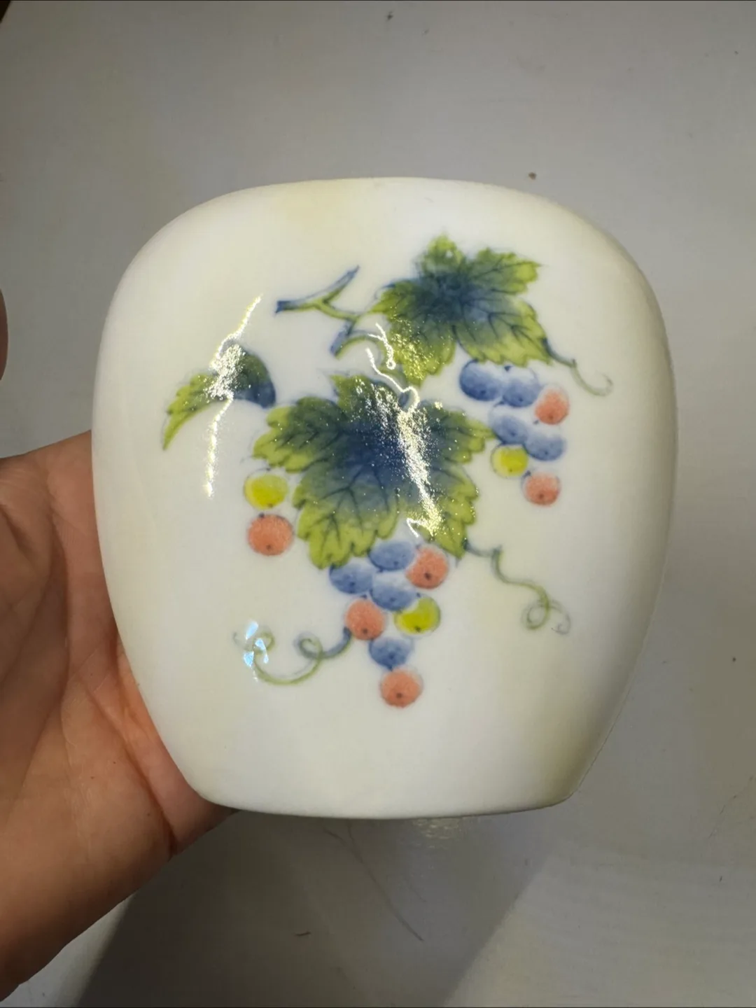 🇨🇦🍁Vintage Japanese Vase with Grape Design thumbnail