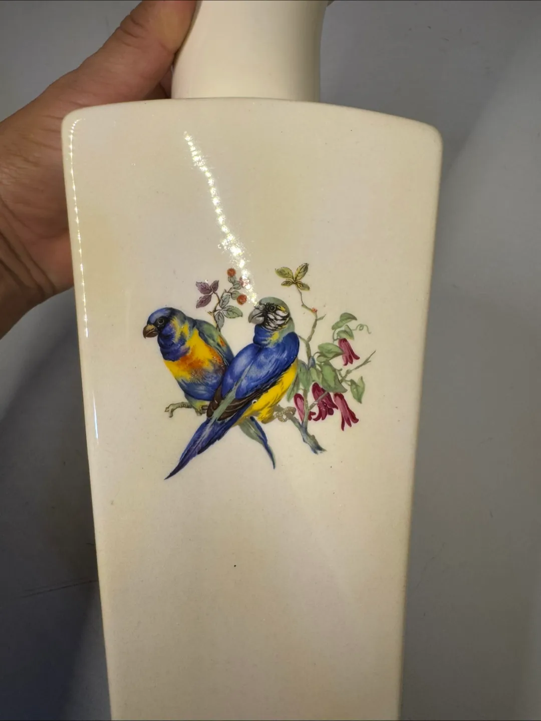 🇨🇦🍁Vintage Bird Motif Ceramic Vase thumbnail