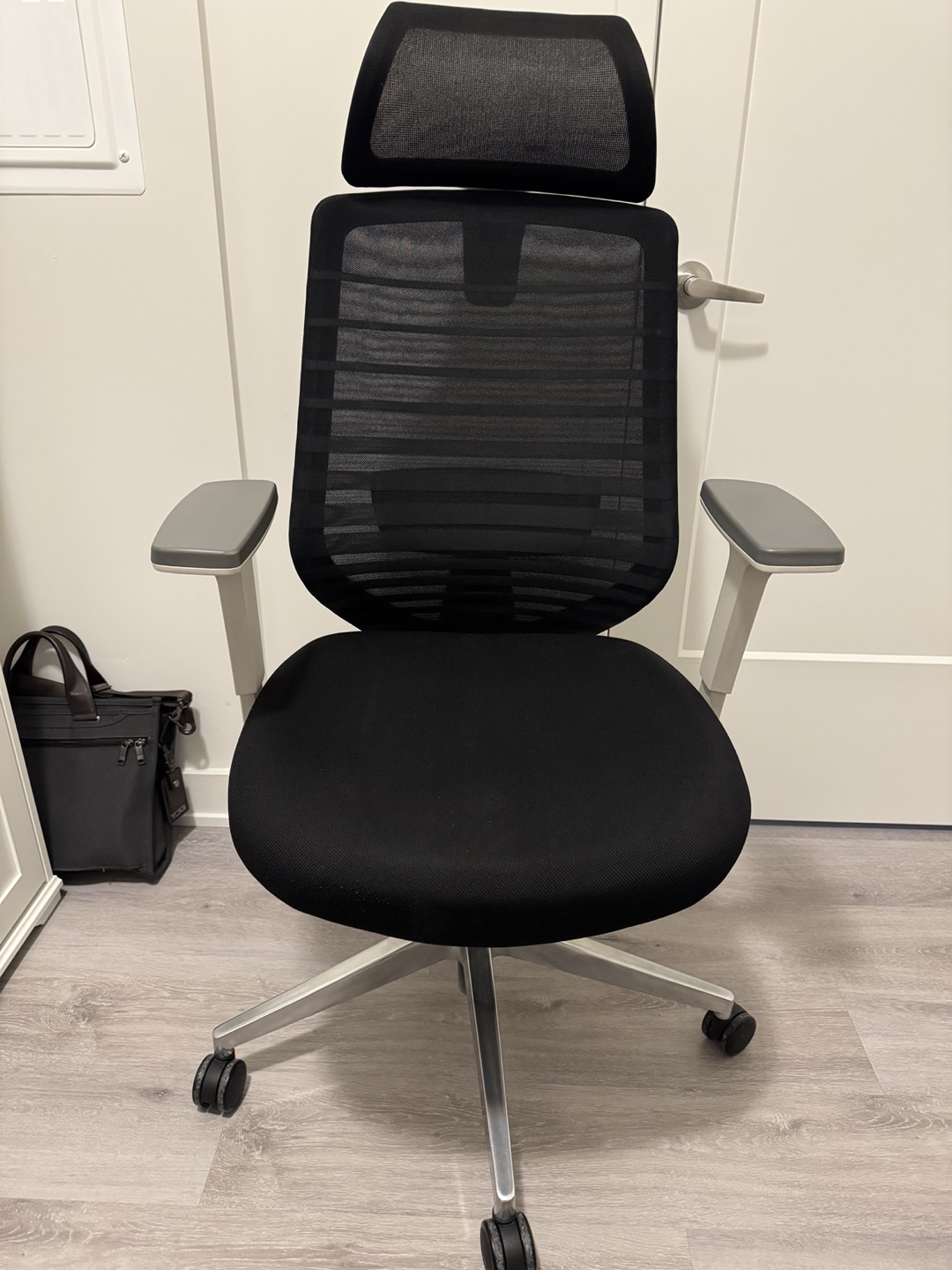 Ergonomic Office Chair (Branch Canada) - photo 4