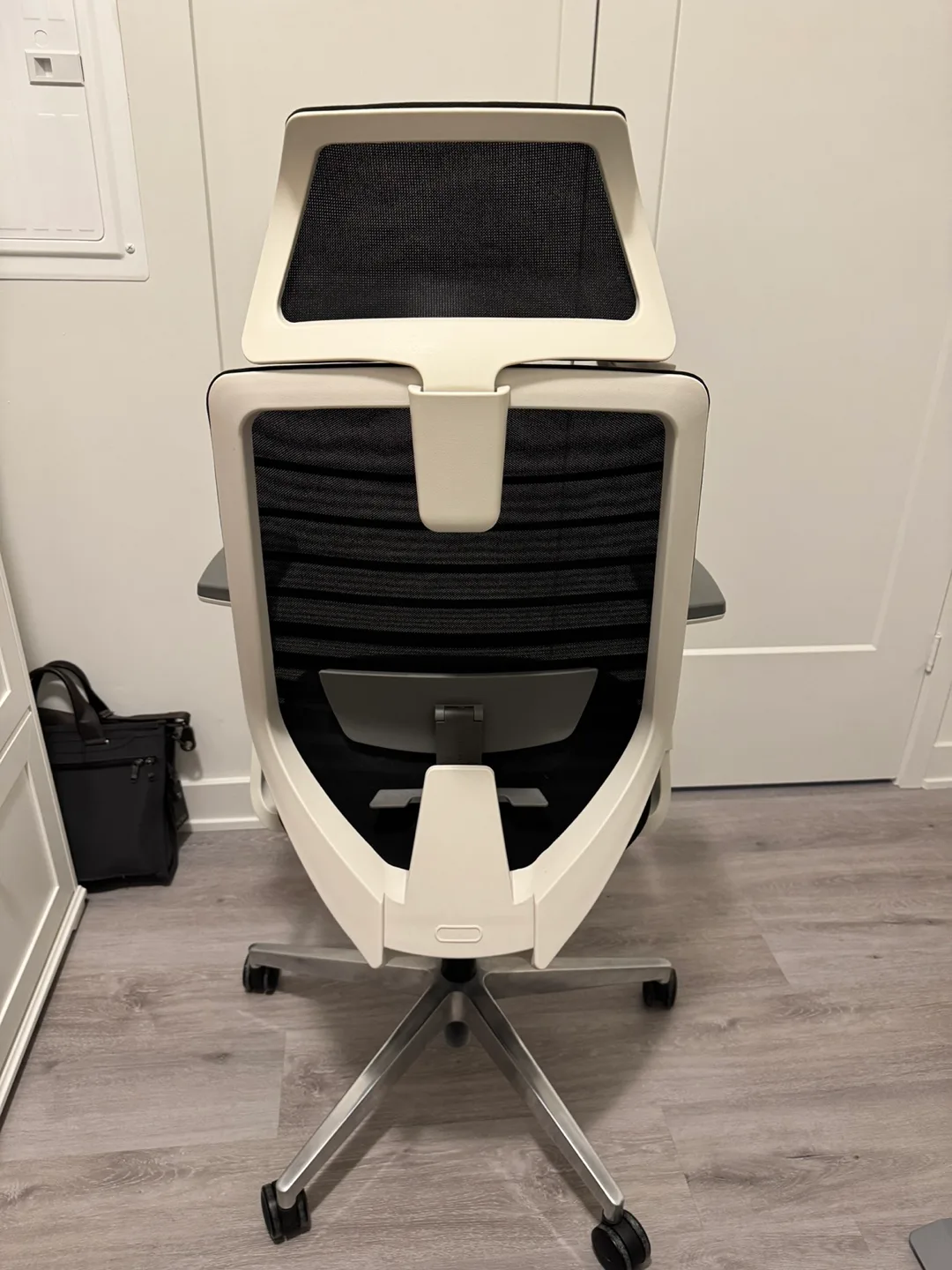 Ergonomic Office Chair (Branch Canada) image indicator(3)