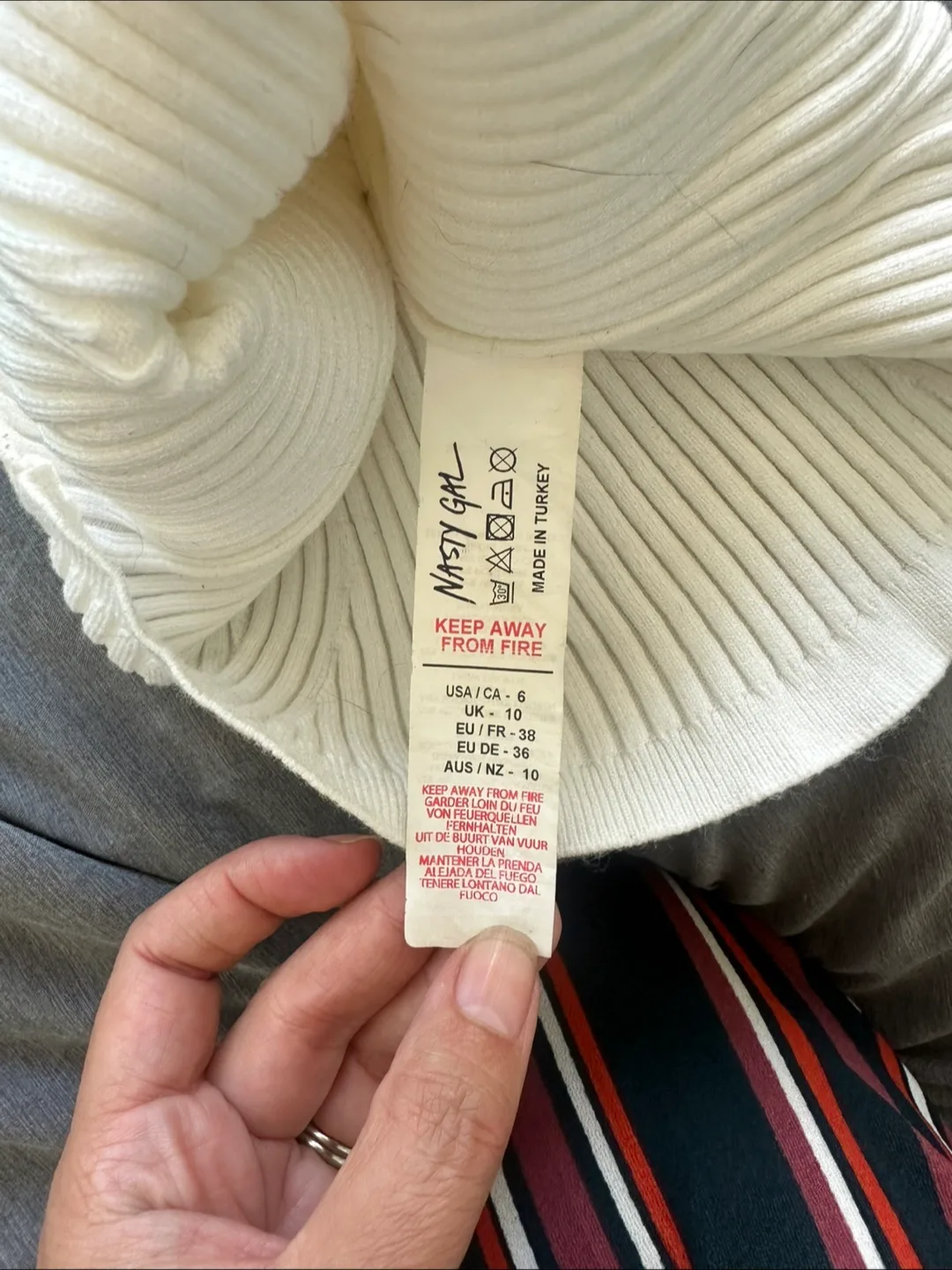 White Ribbed Knit Tube Top - Size 6 image indicator(4)