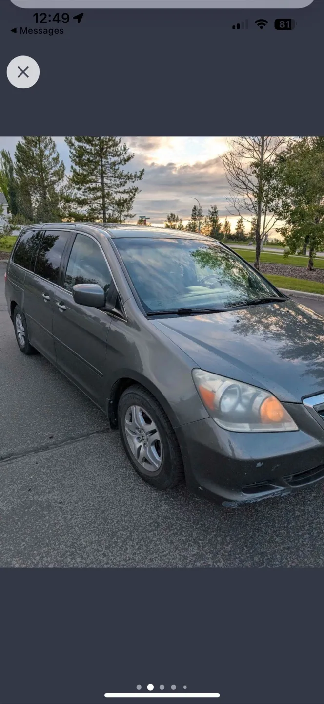 Honda Odyssey Minivan image indicator(2)