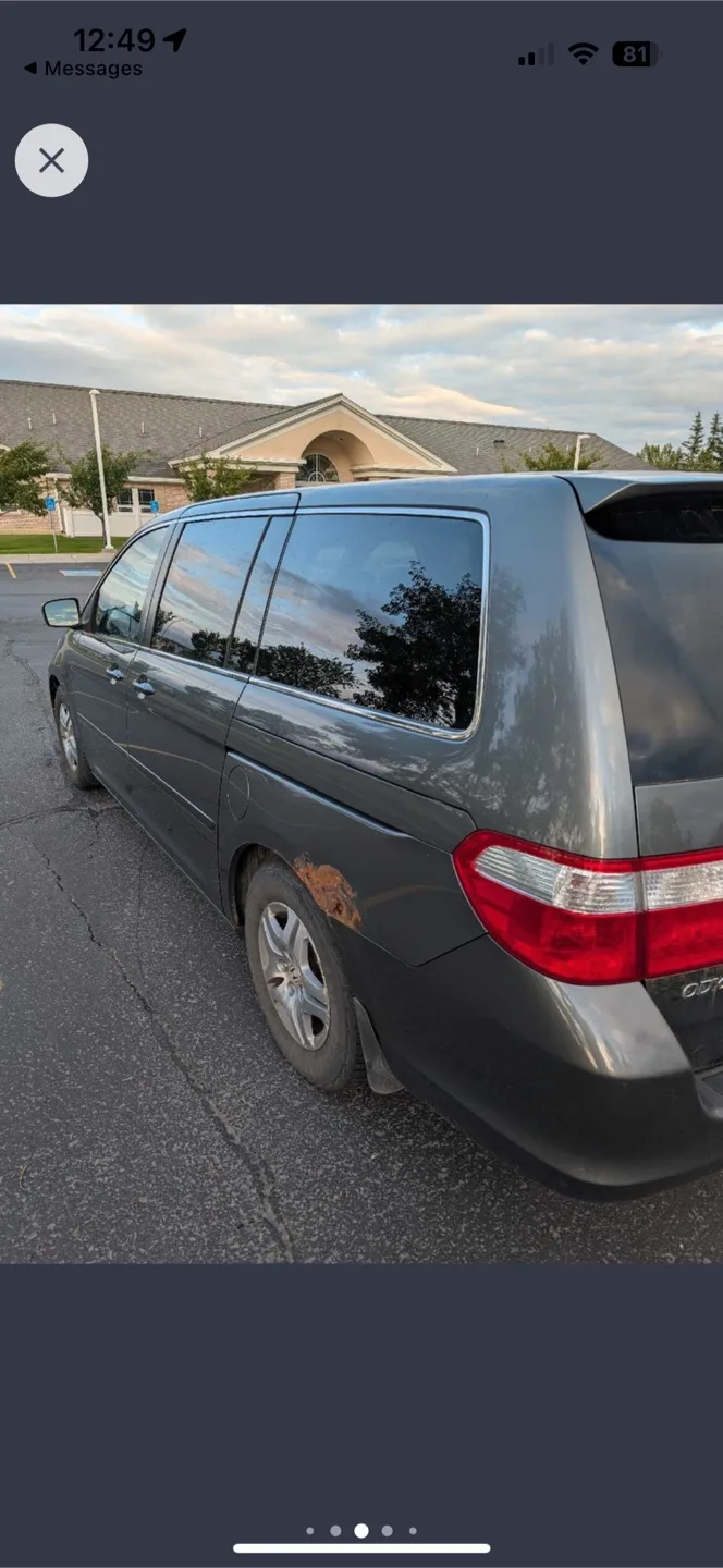 Honda Odyssey Minivan image indicator(4)