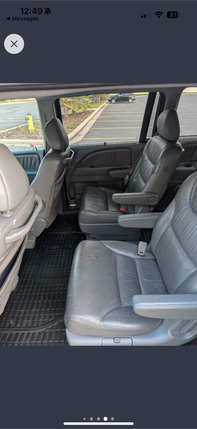 Honda Odyssey Minivan image indicator(7)