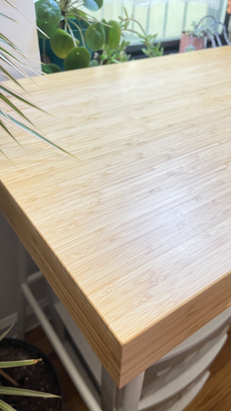 Desk - photo 4