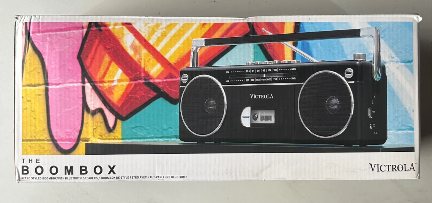 Retro Styled Bluetooth Speakers thumbnail
