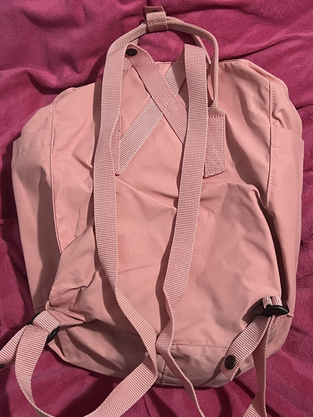 *LIKE NEW* PINK Fjallraven Kanken — 16L - photo 2
