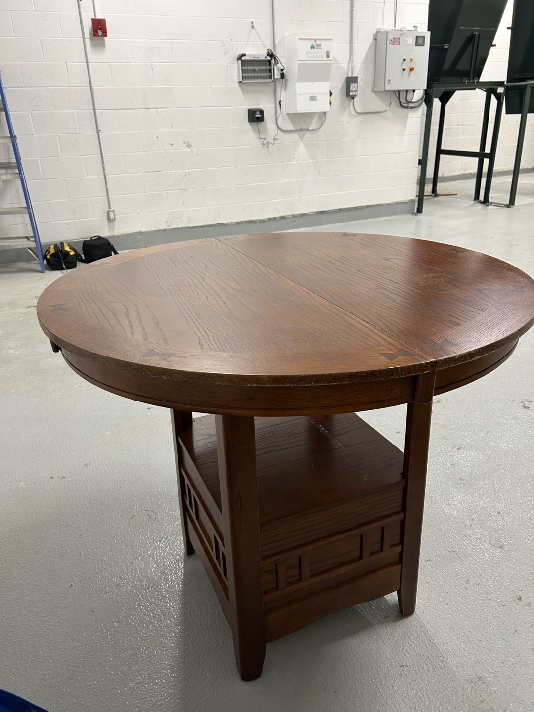 Round Wooden Coffee Table - photo 2