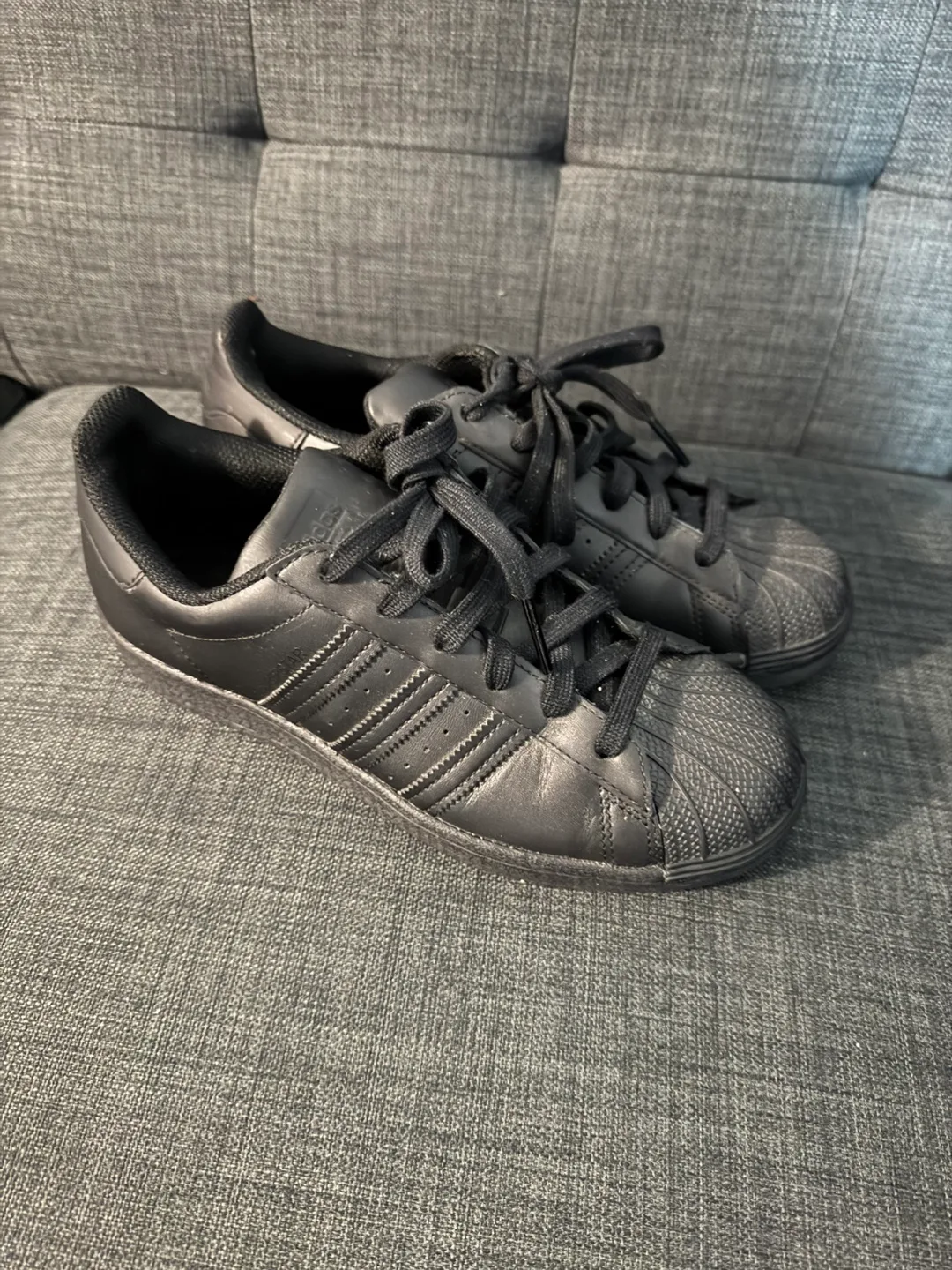 Adidas Superstar size 6 US image indicator(3)