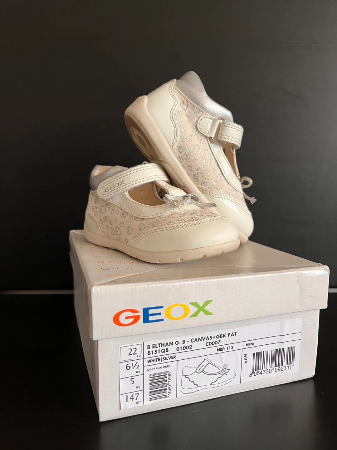 Geox Elthan G. B. White/Silver Shoes - Size 6.5 image indicator(4)