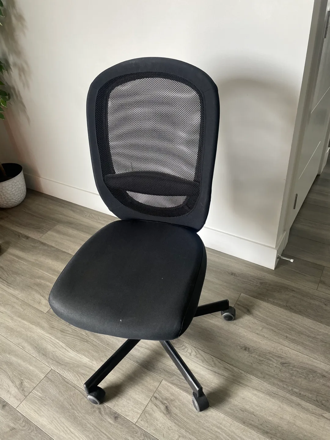 Black Office Chair thumbnail