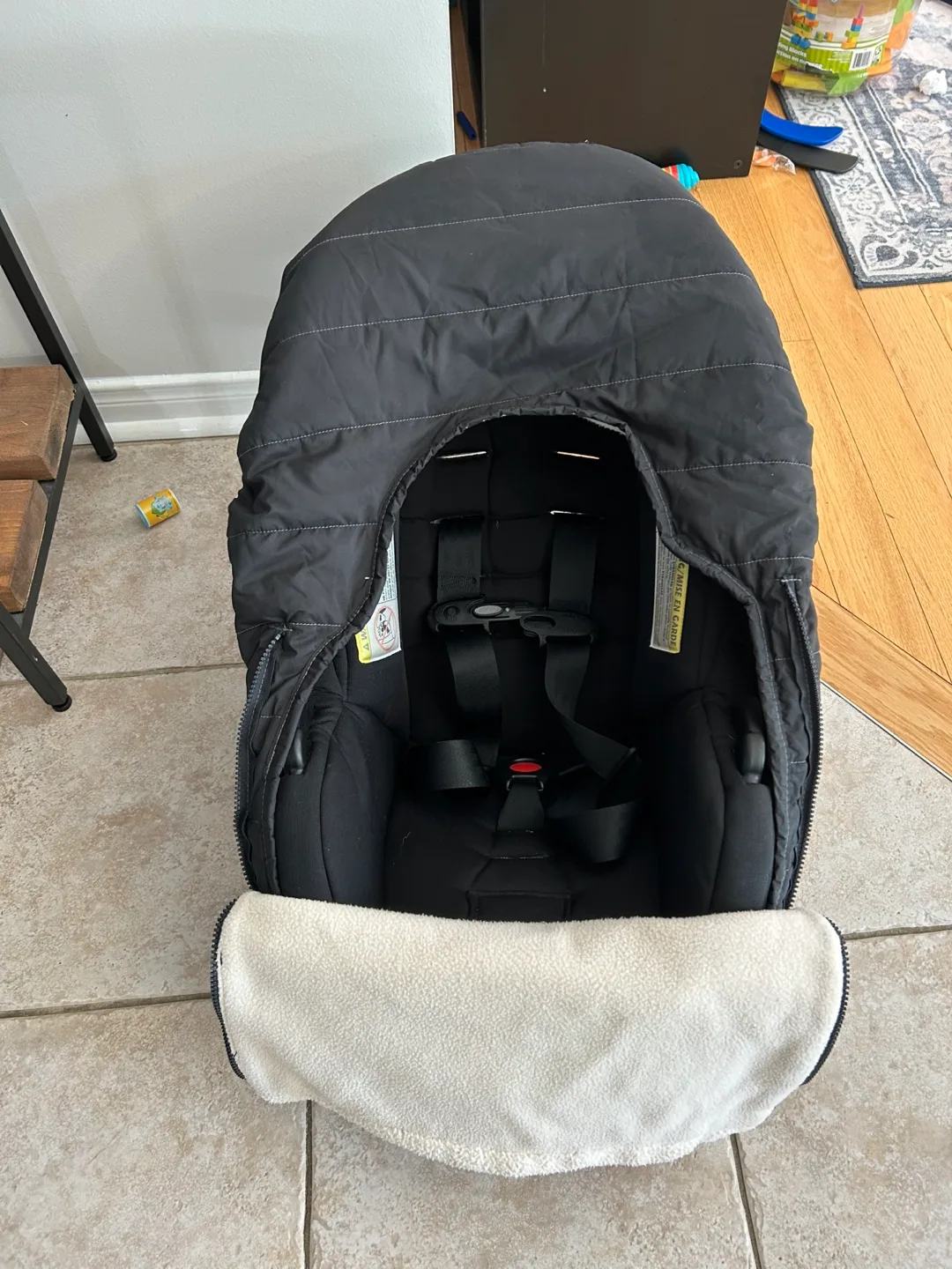 JJ Cole Car Seat Cover - Fleece image indicator(2)