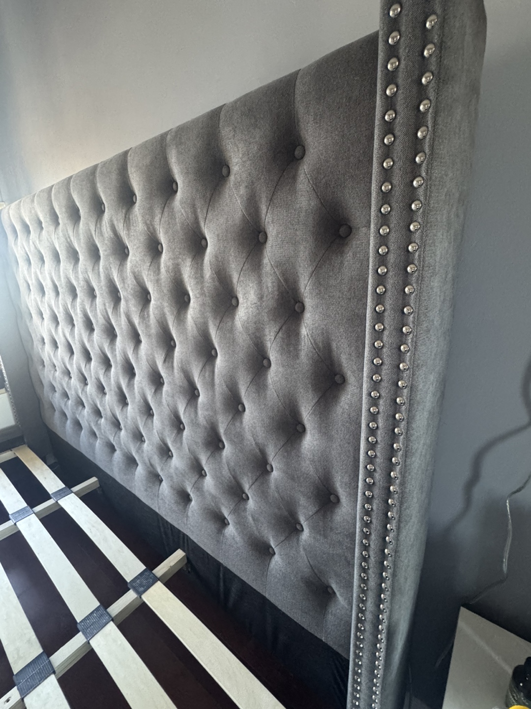 King Size Tufted Wingback Bed Frame - photo 2