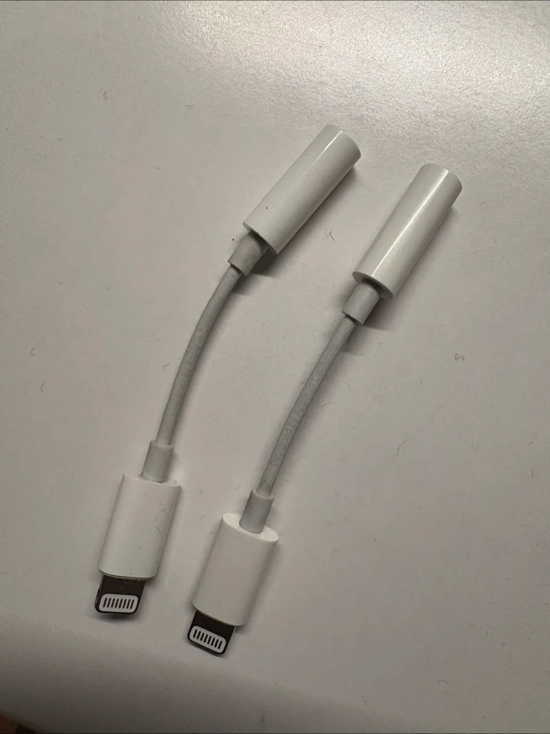Apple Lightning to 3.5 mm Headphone Jack Adapter thumbnail