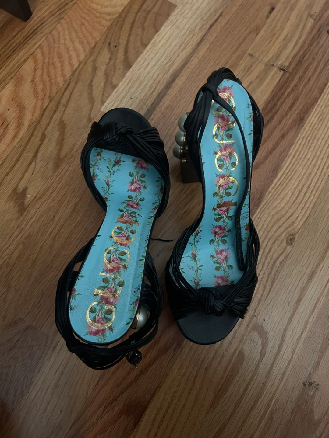 Gucci Black Leather Pearl Embellished Heels thumbnail