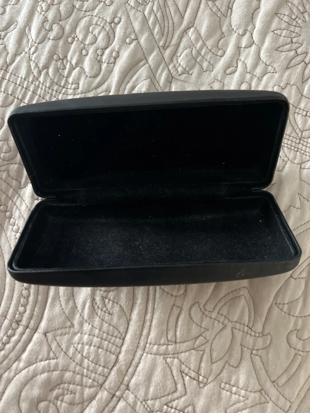 Sunlites Clip Magnetology Eyeglass Case image indicator(2)