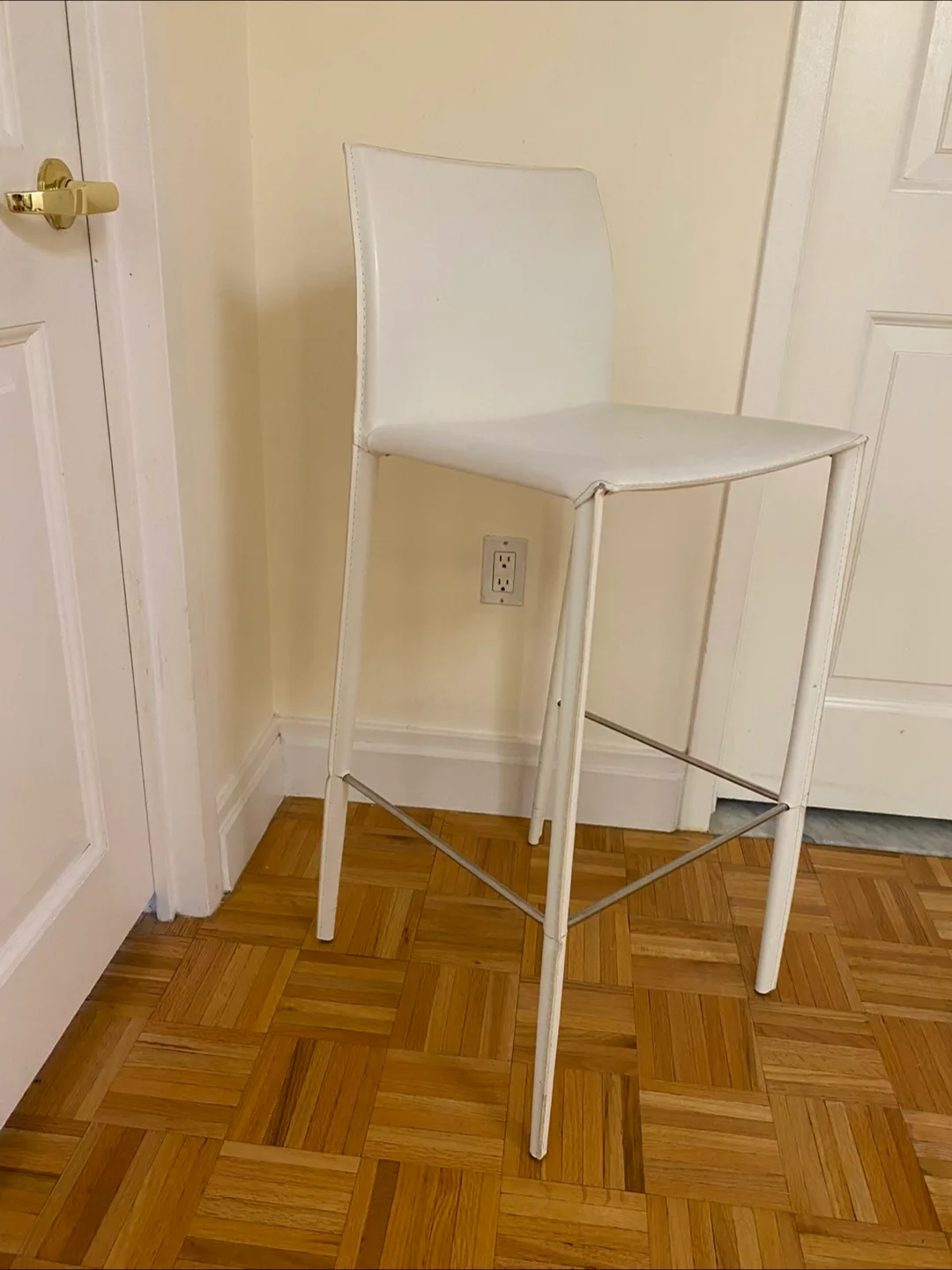 4 Tall bar stools thumbnail