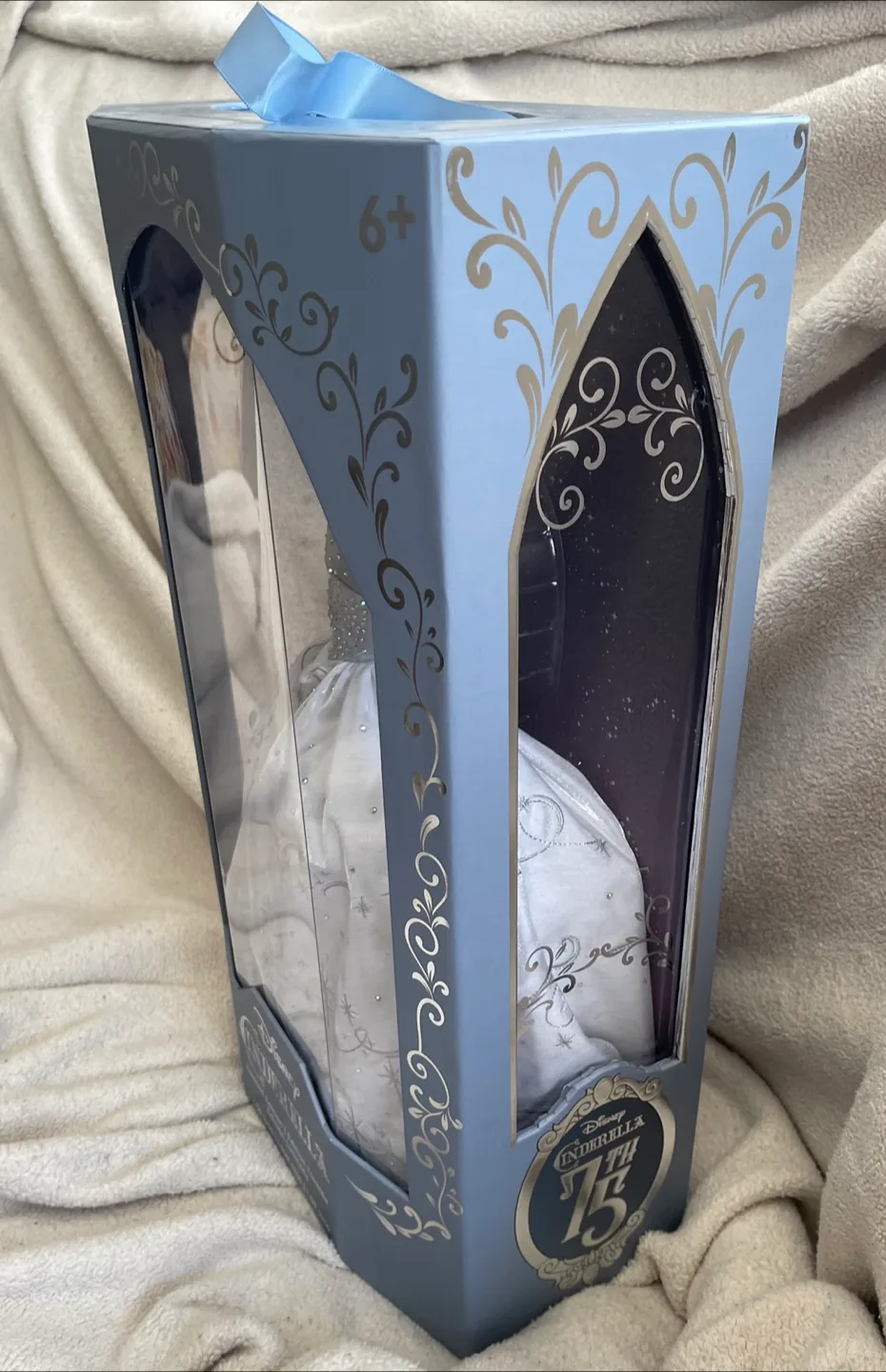 Disney Cinderella 75th Anniversary Limited Edition Doll image indicator(5)