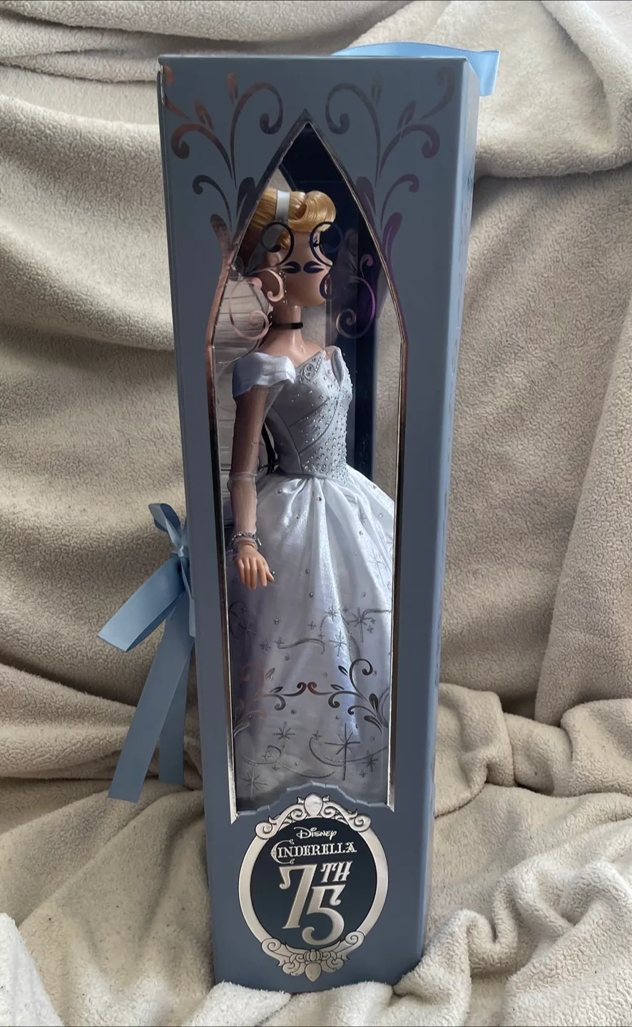 Disney Cinderella 75th Anniversary Limited Edition Doll image indicator(2)