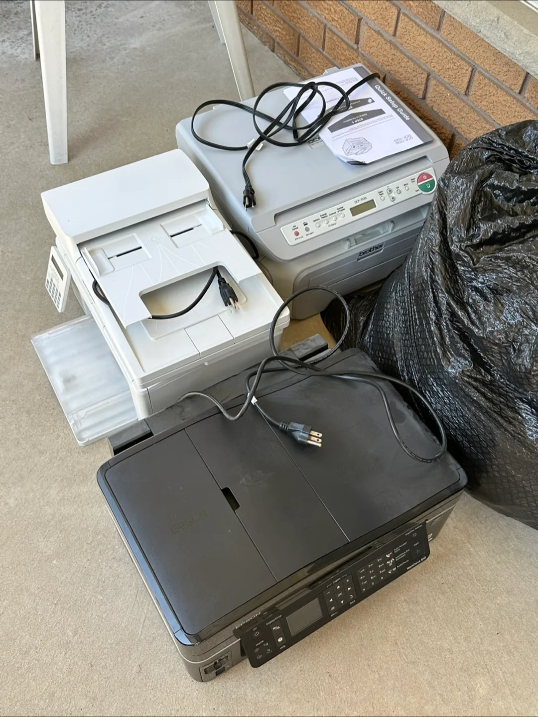 FREE PRINTERS  - 8 HOLITA ROAD PICK UP TODAY thumbnail