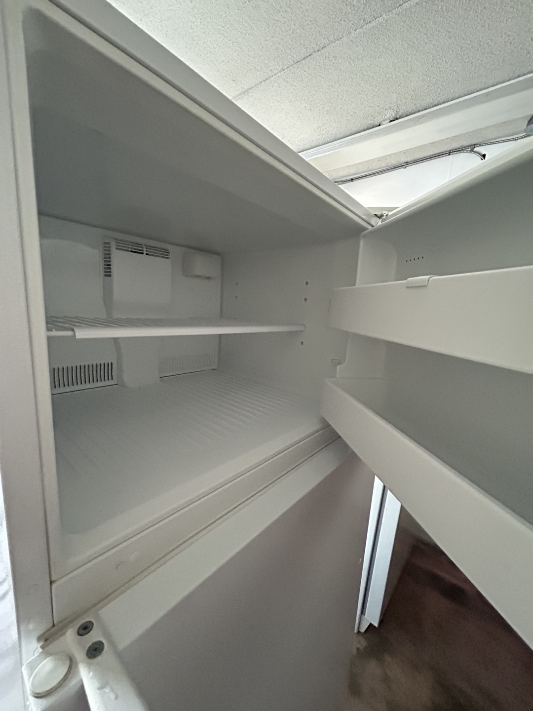 Maytag Performa Refrigerator - Model PTB1954GR - photo 3