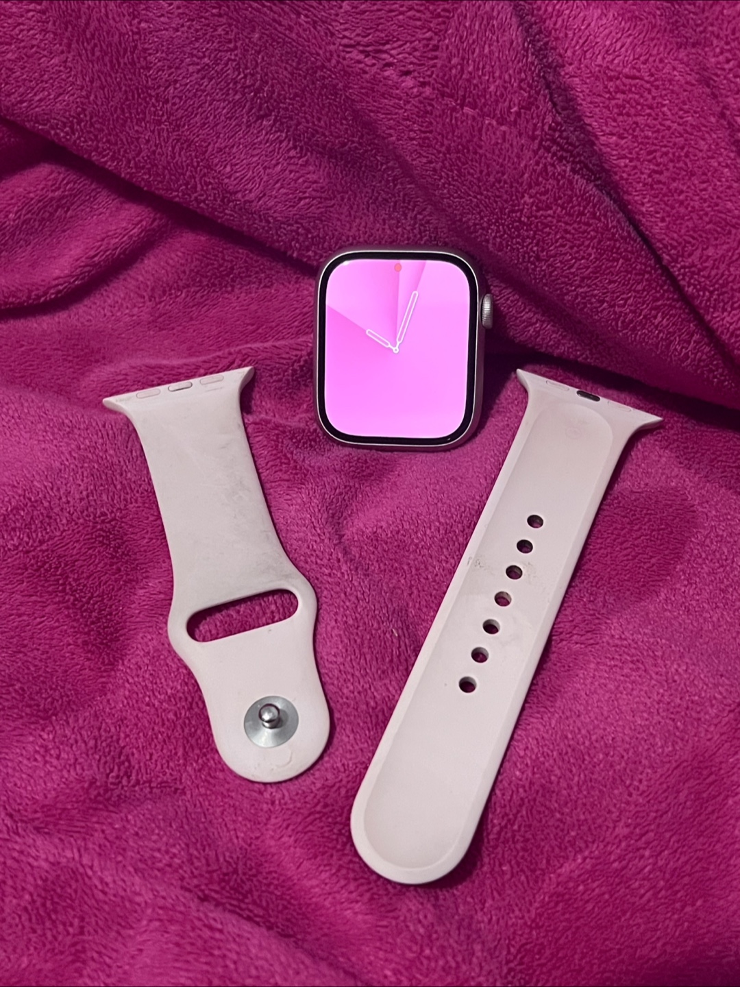 *LIKE NEW* LIGHT PINK Apple Watch Series 9 45mm GPS+Cellular